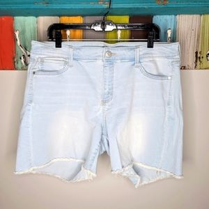 Boutique+ Midi Shorts Size 16W